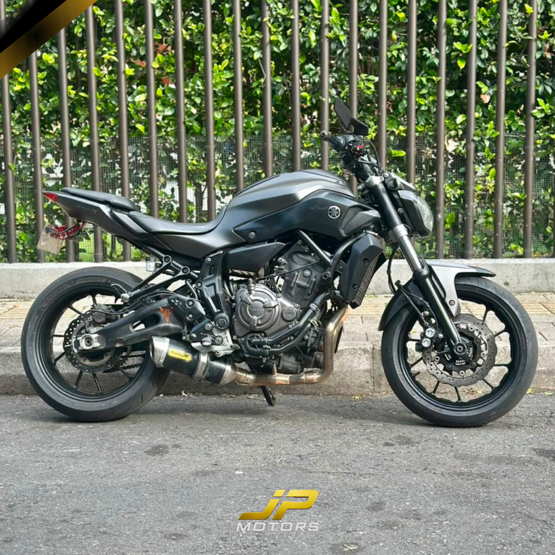 MT-07 NEGRA