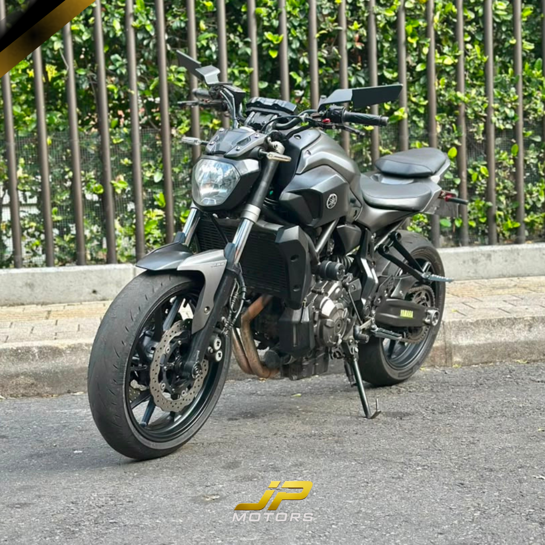 MT-07 YAMAHA NEGRA