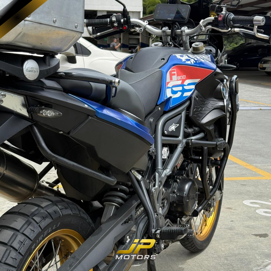 BMW 800 AZUL